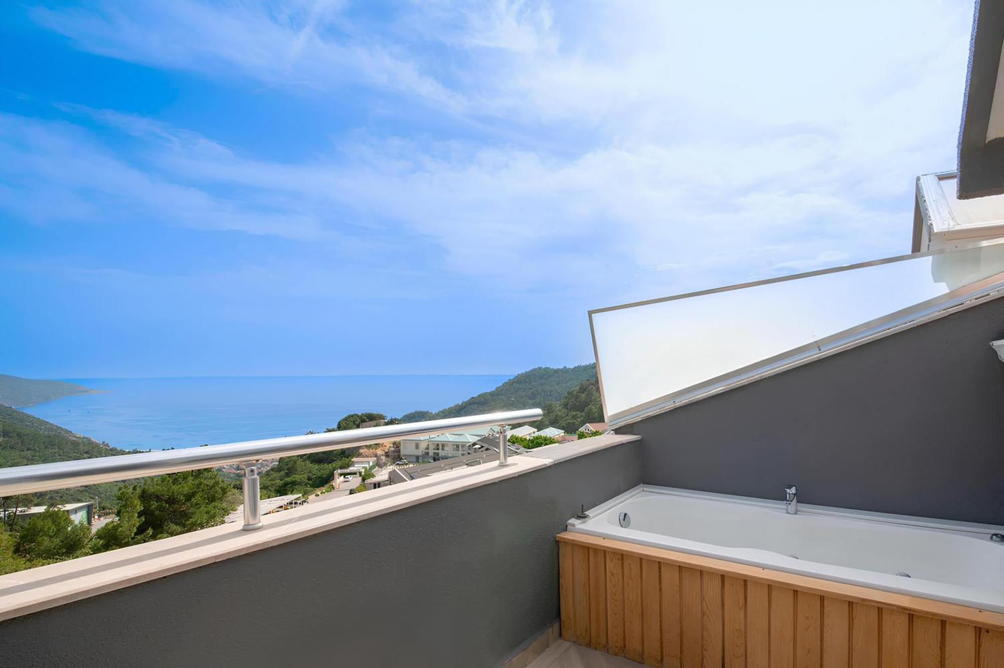 Ramada By Wyndham Fethiye Oludeniz Adult Only Hotel Exterior foto