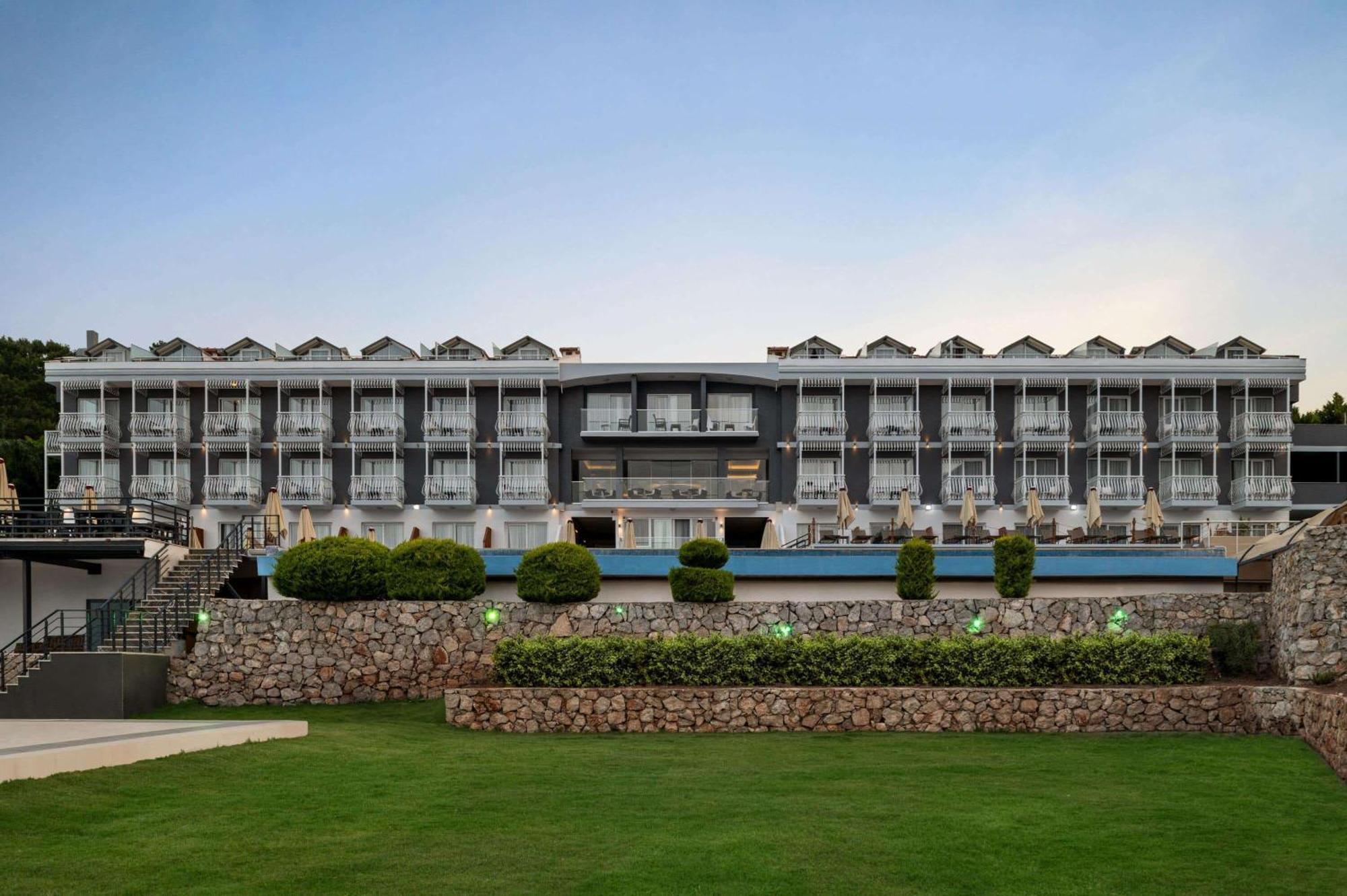 Ramada By Wyndham Fethiye Oludeniz Adult Only Hotel Exterior foto